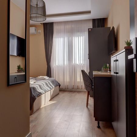 Midtown Prishtina Stays - Central Location Prishtine Bagian luar foto
