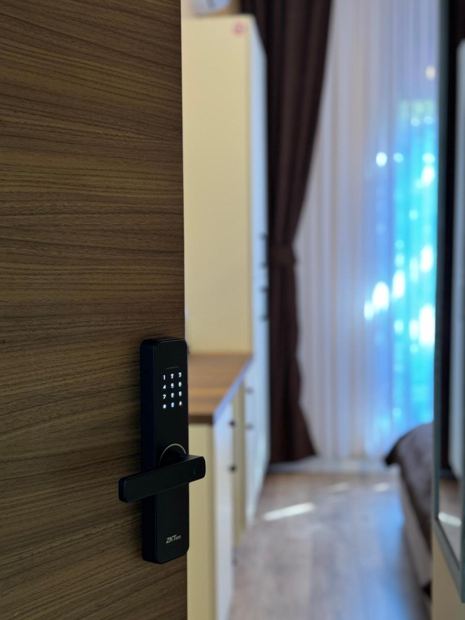 Midtown Prishtina Stays - Central Location Prishtine Bagian luar foto