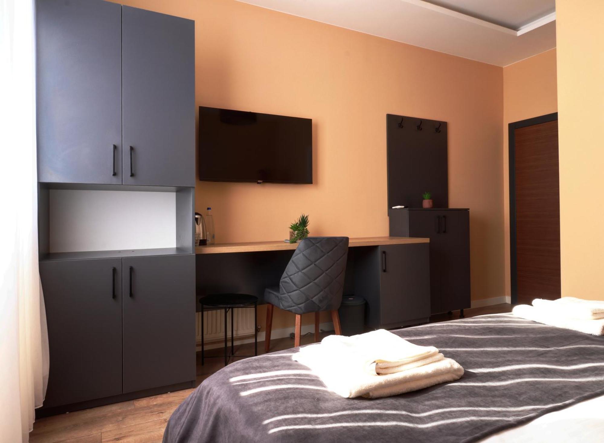 Midtown Prishtina Stays - Central Location Prishtine Bagian luar foto
