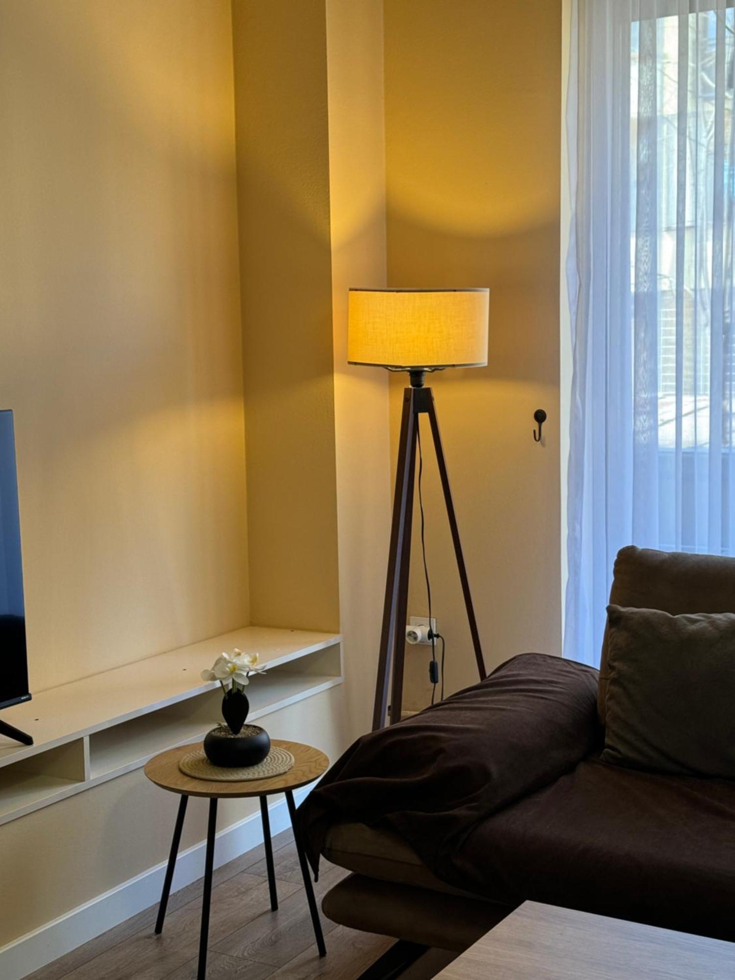 Midtown Prishtina Stays - Central Location Prishtine Bagian luar foto